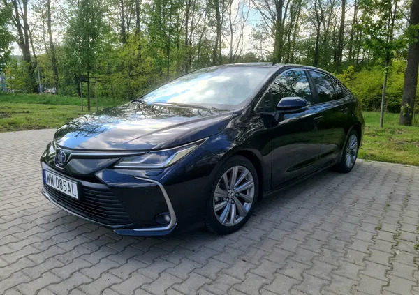 samochody osobowe Toyota Corolla cena 98950 przebieg: 26100, rok produkcji 2022 z Warszawa